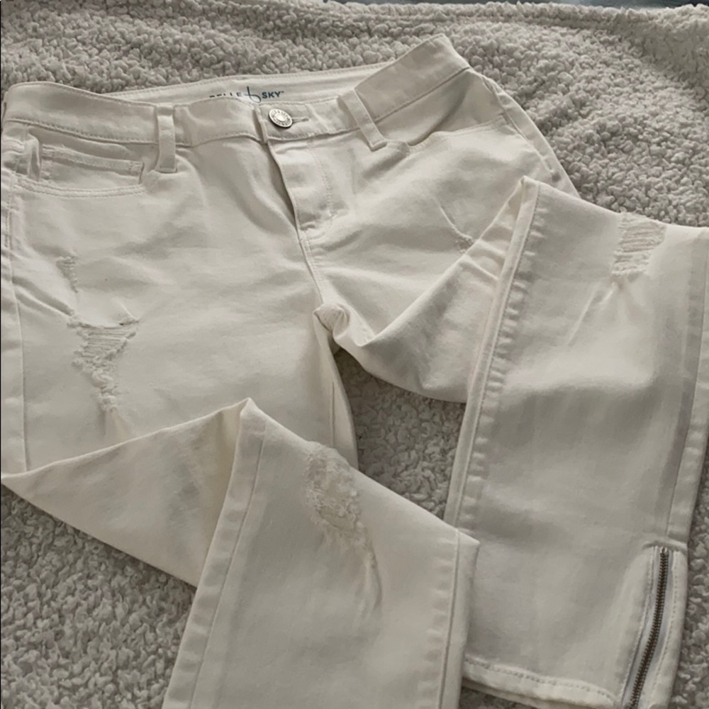 White Bella Sky Jeans New w/out tags Size 6